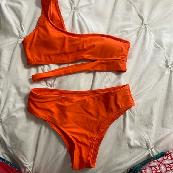 🤍3/35 neon orange bikini set - Picture 1 of 4